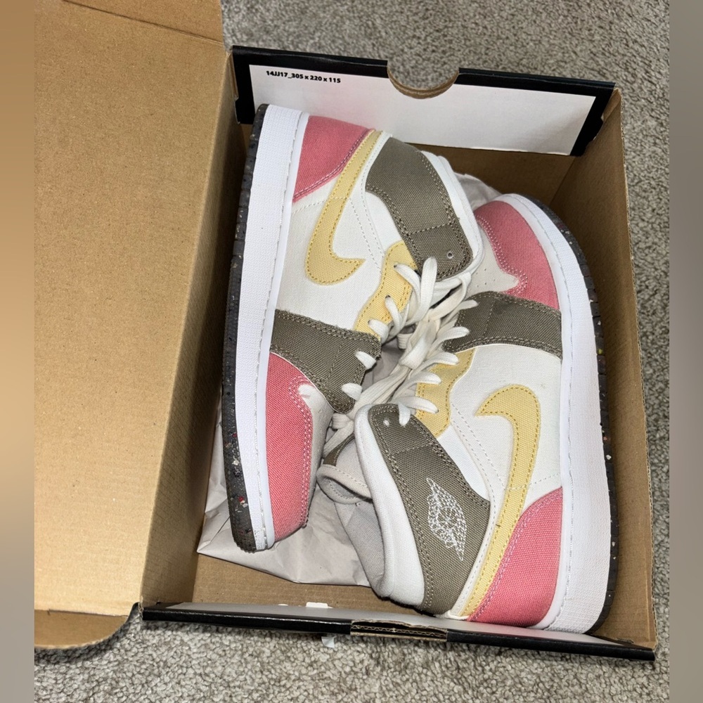 Jordan 1 Mid SE Flowerchid Pastel /Vivid Green/Blanc 6.5 Youth - Picture 7 of 9